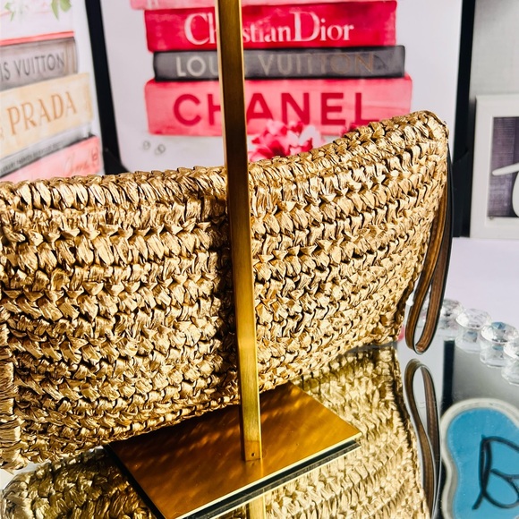 H&M Crochet Raffia Gold Woven Clutch
Half Moon/ Straw Wristlet Purse - Picture 3 of 11